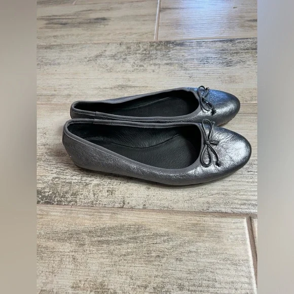 Coach Metallic Silver Flat Iron Ballet Flat Size 9.5 - Picture 2 of 5